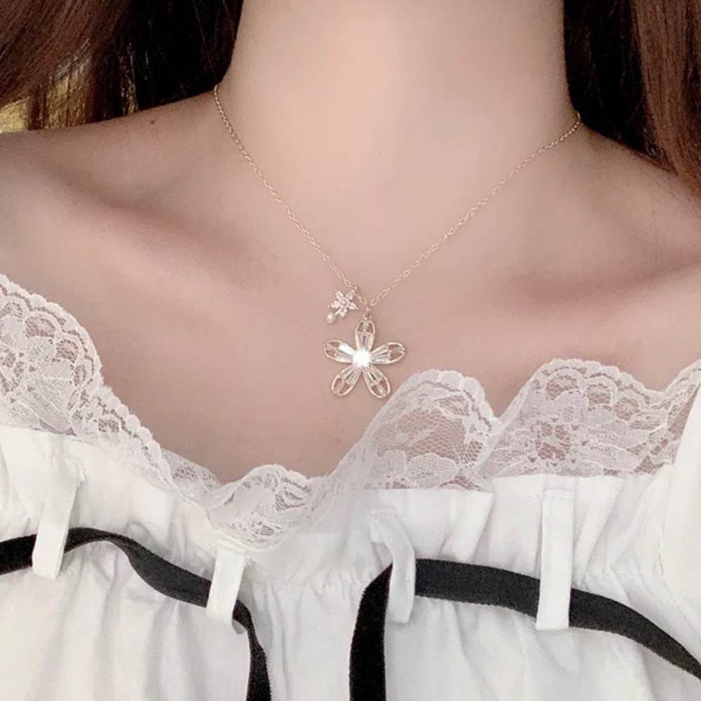 Crystal Flower Necklace - Picture 2 of 4